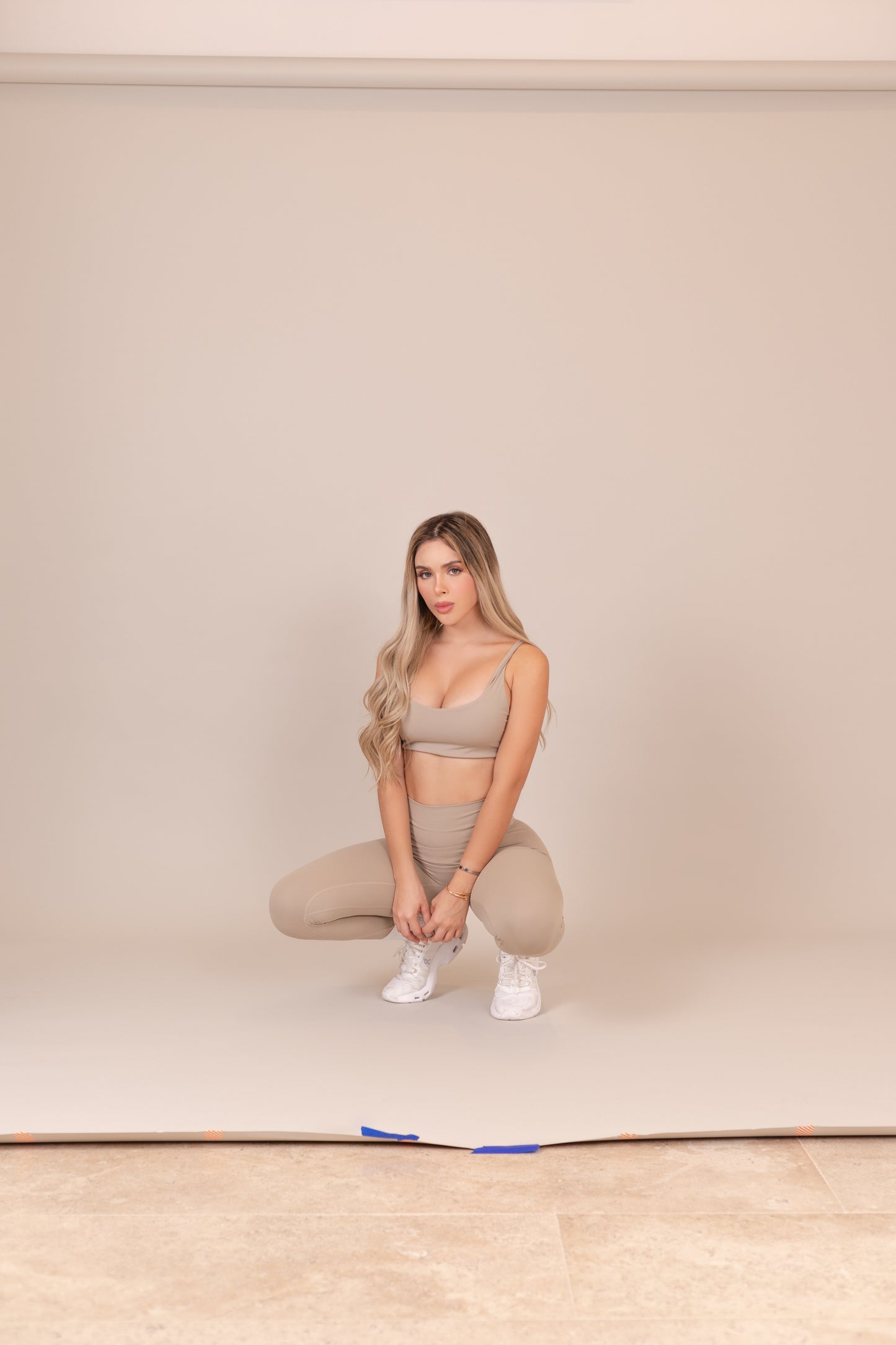 Conjunto “CHELSEY” taupe tirantes