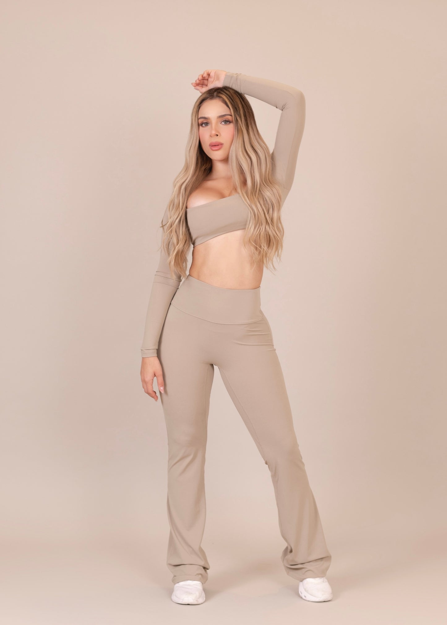 Conjunto “CHELSEY” taupe