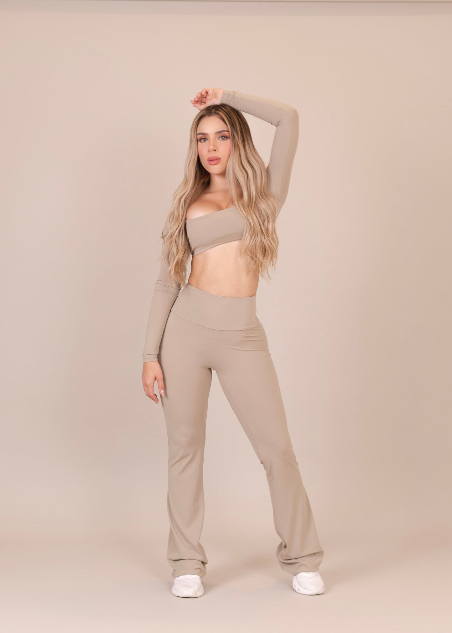 Conjunto “CHELSEY” taupe